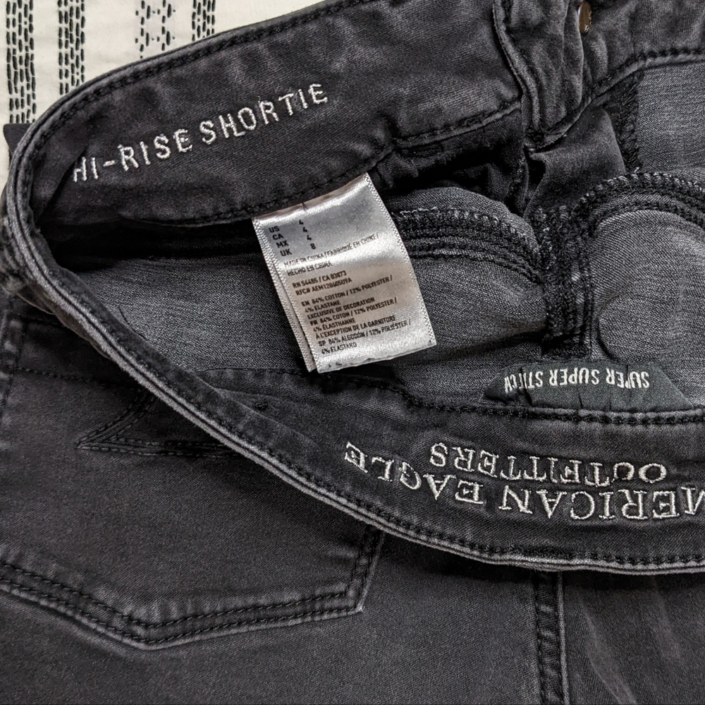 AE High Rise Shorts - Picture 3 of 3